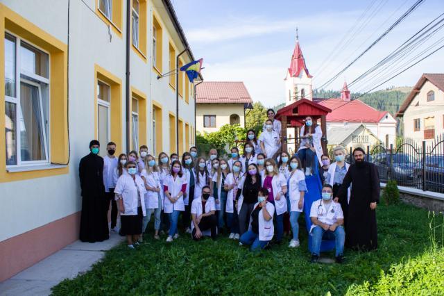 120 de copii din comuna Stulpicani, consultați gratuit de medici voluntari