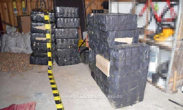 Țigări de contrabandă de aproape 100.000 de euro, ridicate din două gospodării din Vicovu de Sus