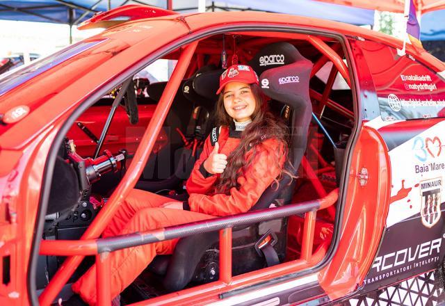 Conduce de la 9 ani, e campioană la drift și are emoții pentru examenul de permis