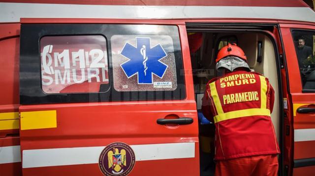 Tânărul a fost preluat de un echipaj SMURD și transportat la Spitalul Municipal Vatra Dornei