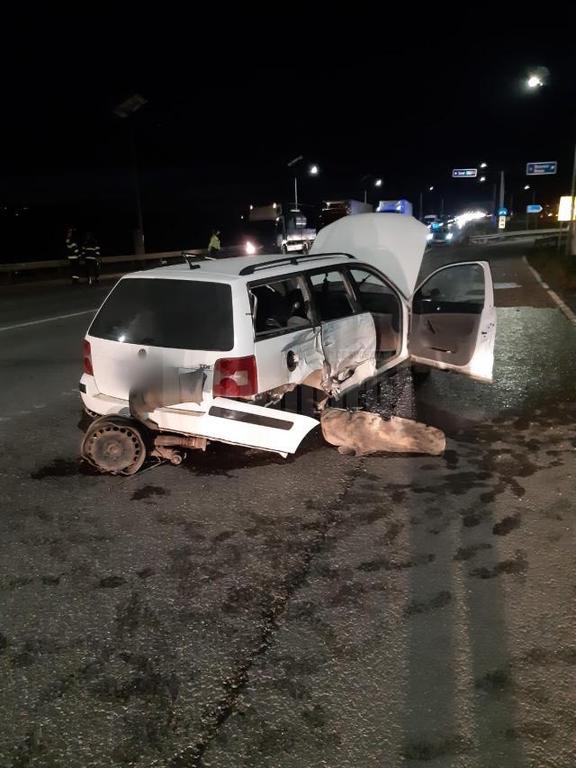 Accident rutier între un autoturism și o autocisternă încărcată cu apă.