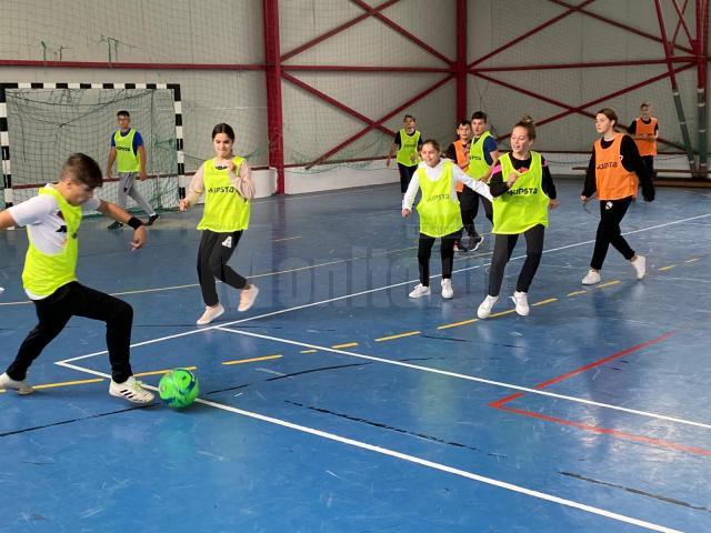 Elevii Liceului Tehnologic Cajvana au participat la numeroase activități sportive, jocuri și concursuri (5).jpg