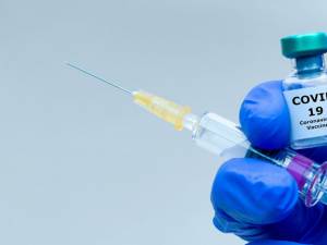 Peste 400 de suceveni s-au vaccinat, marți, anti-Covid cu a treia doză