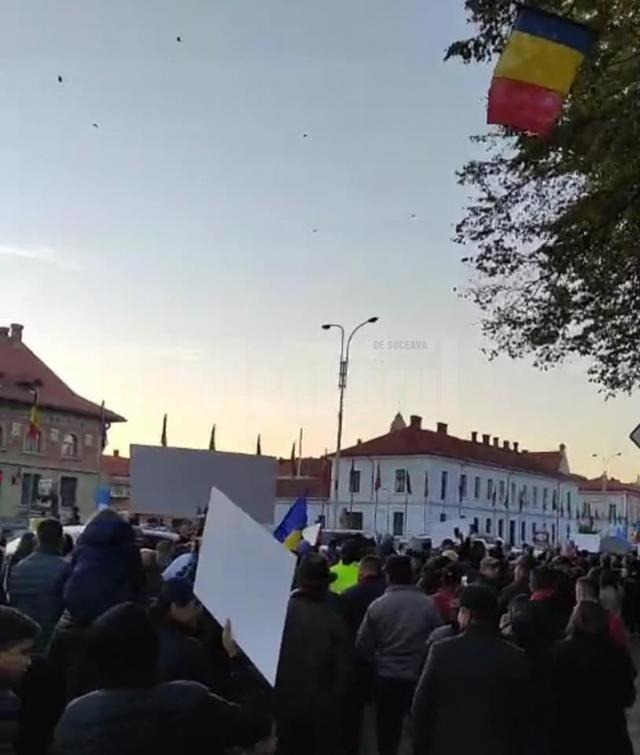 Ample proteste la Radăuți, contra restricțiilor impuse din cauza pandemiei 3