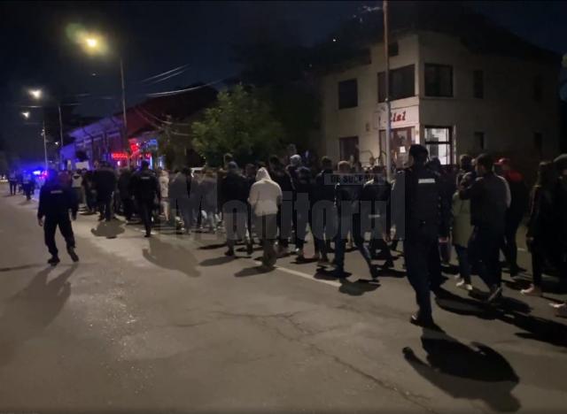 Protestele de la Rădăuți au continuat și duminică seara, dar la nivel redus