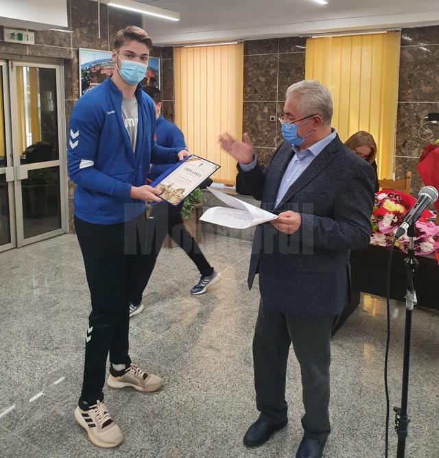 Cei mai buni sportivi suceveni, premiați de Consiliul Local și Primăria Suceava