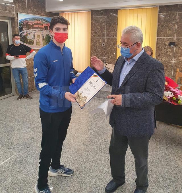 Cei mai buni sportivi suceveni, premiați de Consiliul Local și Primăria Suceava