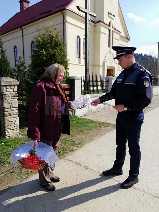 Polițiștii le-au explicat vârstnicilor cum să se ferească de înșelăciuni