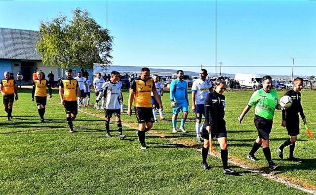 Partida Viitorul Verești - Releul Mihoveni s-a încheiat nedecis. Foto Adrian Pop