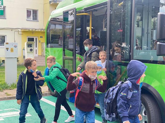 Autobuz dedicat transportului elevilor, introdus și în zona Aleii Dumbrăvii
