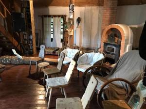 Fermierii de artă s-au reunit pentru workshopul anual de sculptură-arhitectură-agricultură