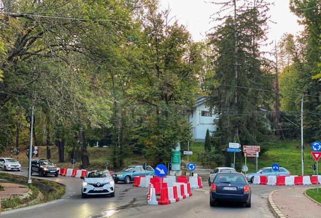 Un nou sens giratoriu, amenajat provizoriu, în municipiul Suceava