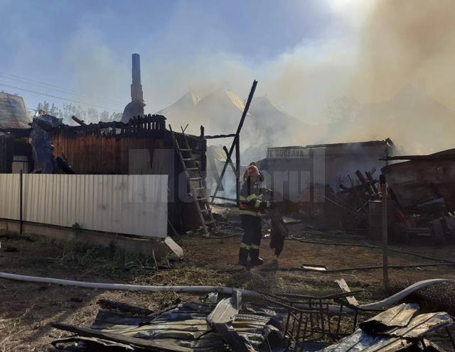 Incendiul de vineri la amiază de la Volovăț s-a soldat cu pagube de circa 60.000 de euro