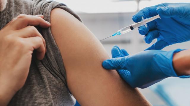 Aproape 85 la sută dintre inspectorii școlari suceveni s-au vaccinat