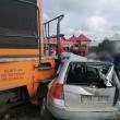 Mașină lovită în plin de trenul de Putna – un adult și un copil, la spital cu leziuni