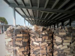 Romsilva anunță suplimentarea cu peste 700.000 metri cubi a cantităților de lemn de foc care vor fi vândute direct populației