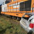 Mașina a fost lovită în plin de trenul Putna-Suceava