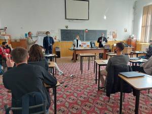 25 de elevi de la Colegiul „Vasile Lovinescu” Fălticeni s-au vaccinat joi