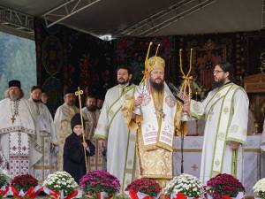 Veșmântul resfințirii pentru Biserica „Sfântul M. Mc. Dimitrie” – Deia, Protopopiatul Câmpulung Moldovenesc