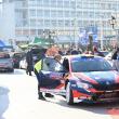 Expoziție de mașini de curse în centrul Sucevei, înainte de etapa specială a Raliului Bucovinei
