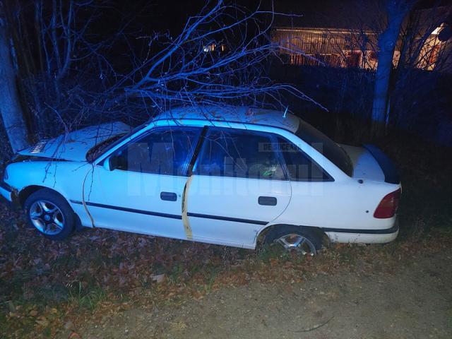 Mașina găsită avariată de polițiști în seara zilei de 28 octombrie