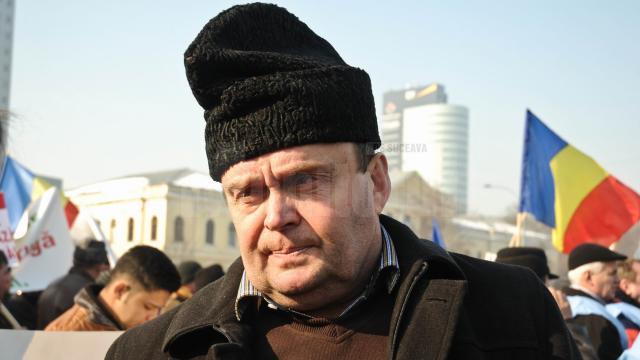 Traian Iliesi, primarul din Moldovița, la un protest în Capitală, organizat de cei care lucrează în industria lemnului