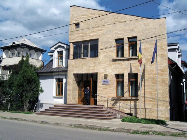 Cercetările polițiștilor se desfășoară sub coordonarea Parchetului de pe lângă Judecătoria Câmpulung Moldovenesc