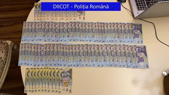 Percheziții la o rețea de contrabandă cu ramificații în patru județe, cu punct de plecare de la Vicovu de Sus