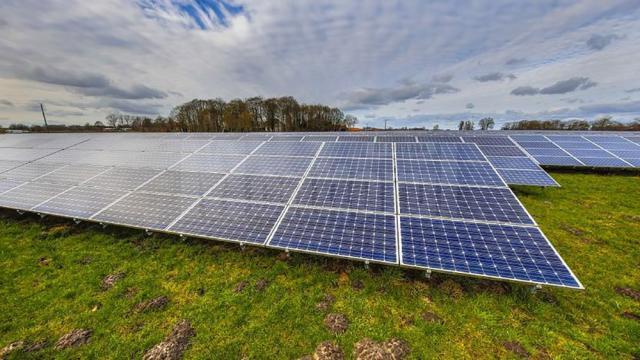 Primăria Suceava vrea să amenajeze un parc fotovoltaic de 30 de hectare
