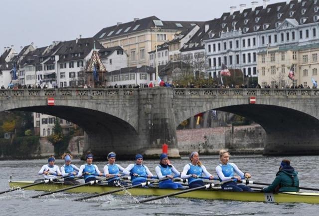 Ancuţa Bodnar, în mijlocul bărcii feminine de 8+1 clasată pe locul secund în Elveţia