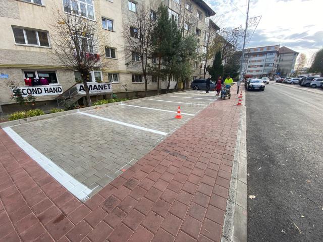 O nouă zonă a cartierului Obcini - strada Stațiunii, a fost refăcută și modernizată, inclusiv prin amenjarea a 217 locuri de parcare 1 2