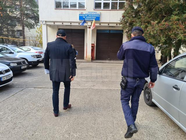 Executorul judecătoresc a mers la sediul CAS Suceava însoțit de jandarmi