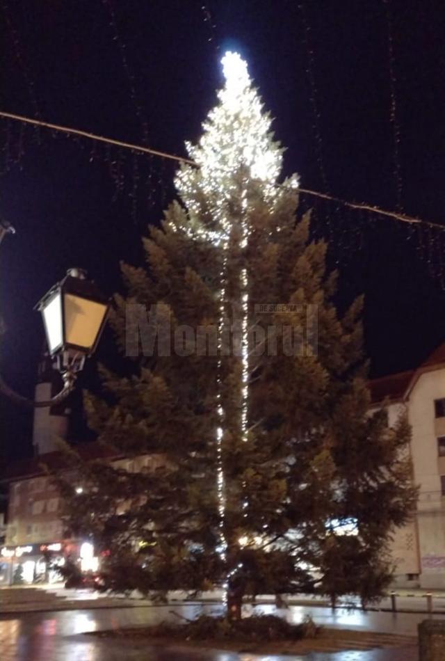 Târgul de Crăciun va fi inaugurat vineri la amiază, iar luminile de sărbătoare vor fi aprinse sâmbătă, 27 noiembrie