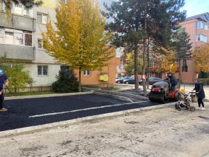 O nouă stradă a fost reabilitată și modernizată în cel mai mare cartier al Sucevei, Burdujeni, fiind create locuri de parcare pe o suprafață de aproape 2000 de mp 4