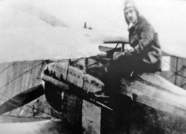 Niculescu într-un avion de vânătoare