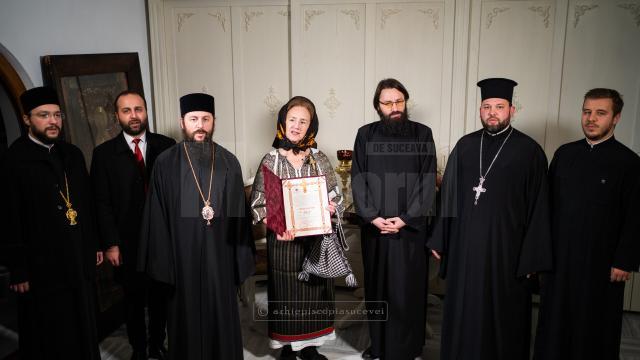 Sofia Vicoveanca a primit Ordinul „Crucea Bucovinei” sursa Arhiepiscopia Sucevei și Rădăuților  .jpg