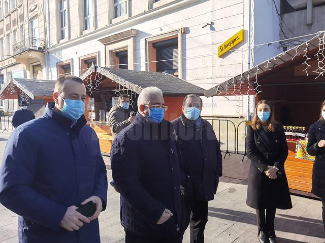 Primarul Ion Lungu și președintele CJ Gheorghe Flutur au participat la deschiderea Târgului de Crăciun, organizat în condiții de pandemie