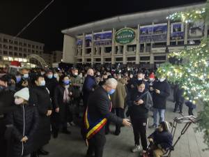 Mii de oameni au fost prezenți la aprinderea luminilor de sărbătoare, în centrul Sucevei 6