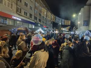 Mii de oameni au fost prezenți la aprinderea luminilor de sărbătoare, în centrul Sucevei 10