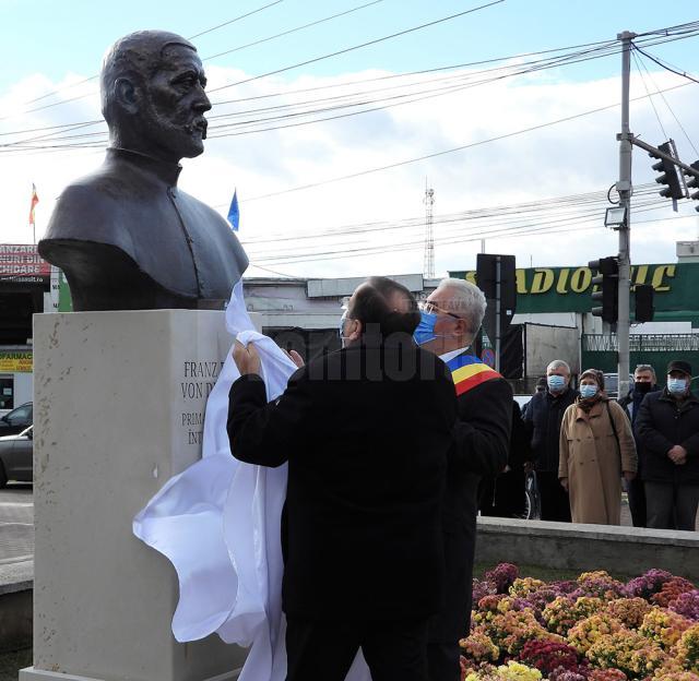 Bustul lui Franz cavaler Des Loges a fost dezvelit de primarul Ion Lungu şi președintele CJ, Gheorghe Flutur
