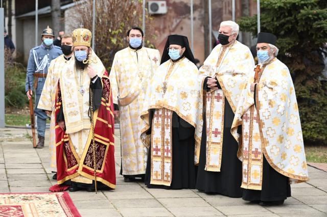 Episcopul vicar Damaschin si un sobor de preoti au oficiat ceremonia religioasă
