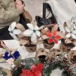 Produse handmade realizate de persoane cu dizabilități din 13 centre sociale sucevene, expuse la Iulius Mall Suceava