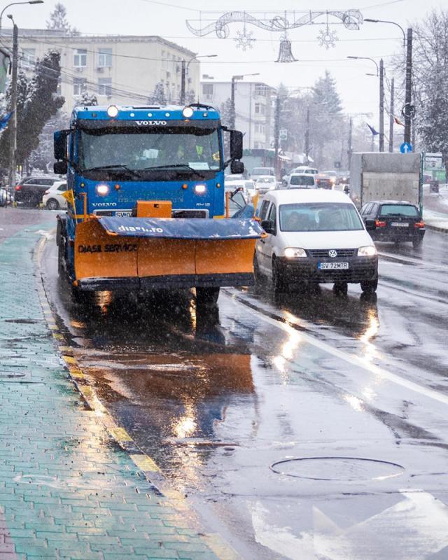 22 de utilaje au acționat pe străzile Sucevei în prima zi de cod galben de ninsoare