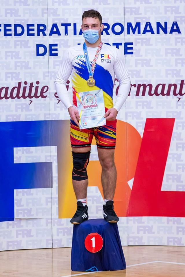 Adrian Agache: ”A fost o bucurie enormă când am ieșit campion național pentru că știam că sunt unii sportivi care făceau câte trei antrenamente pe zi, iar eu, care și munceam, i-am învins