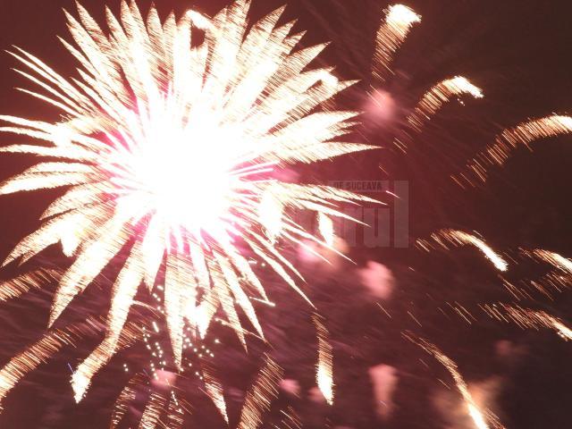 Foc de artificii in centrul Sucevei, de Revelion