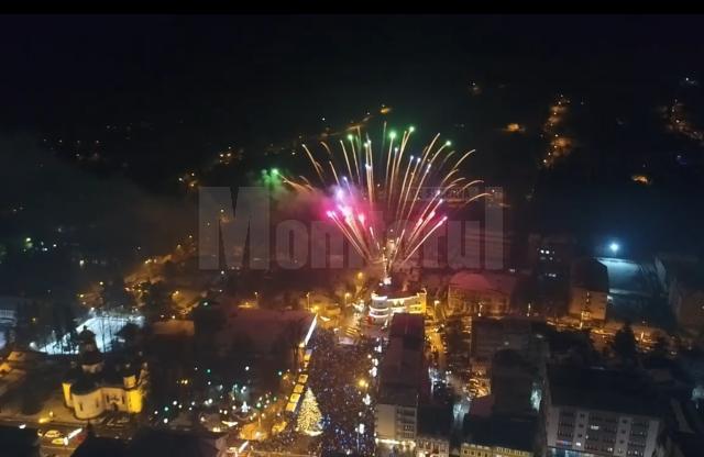 Primaria Campulung a oferit un superb foc de artificii
