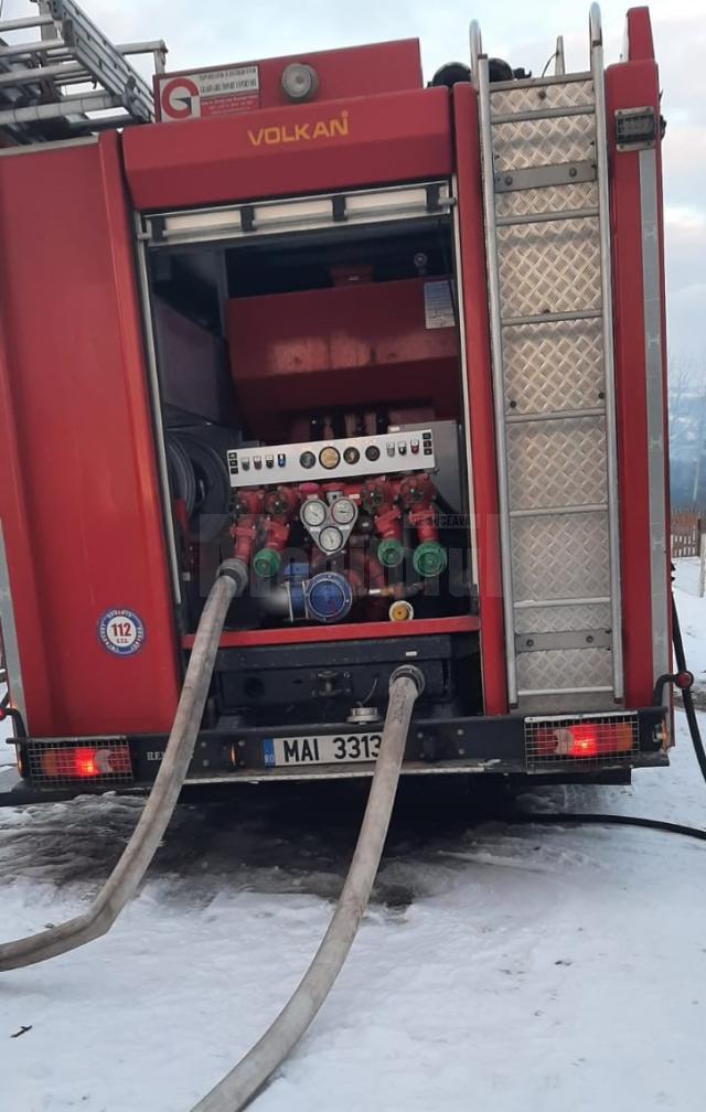 Incendiu la o casă din comuna Râşca, provocat de un scurtcircuit