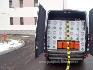 buteliile cu refrigerant erau transportate cu un microbuz