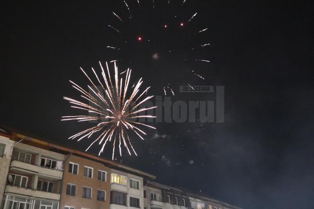 Focurile de artificii vor fi vizibile timp de 20 de minute in centrul Sucevei