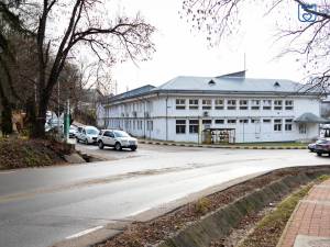 Sensul giratoriu de la intersecția Mitropoliei cu Parcului a fost desființat pe perioada sezonului rece